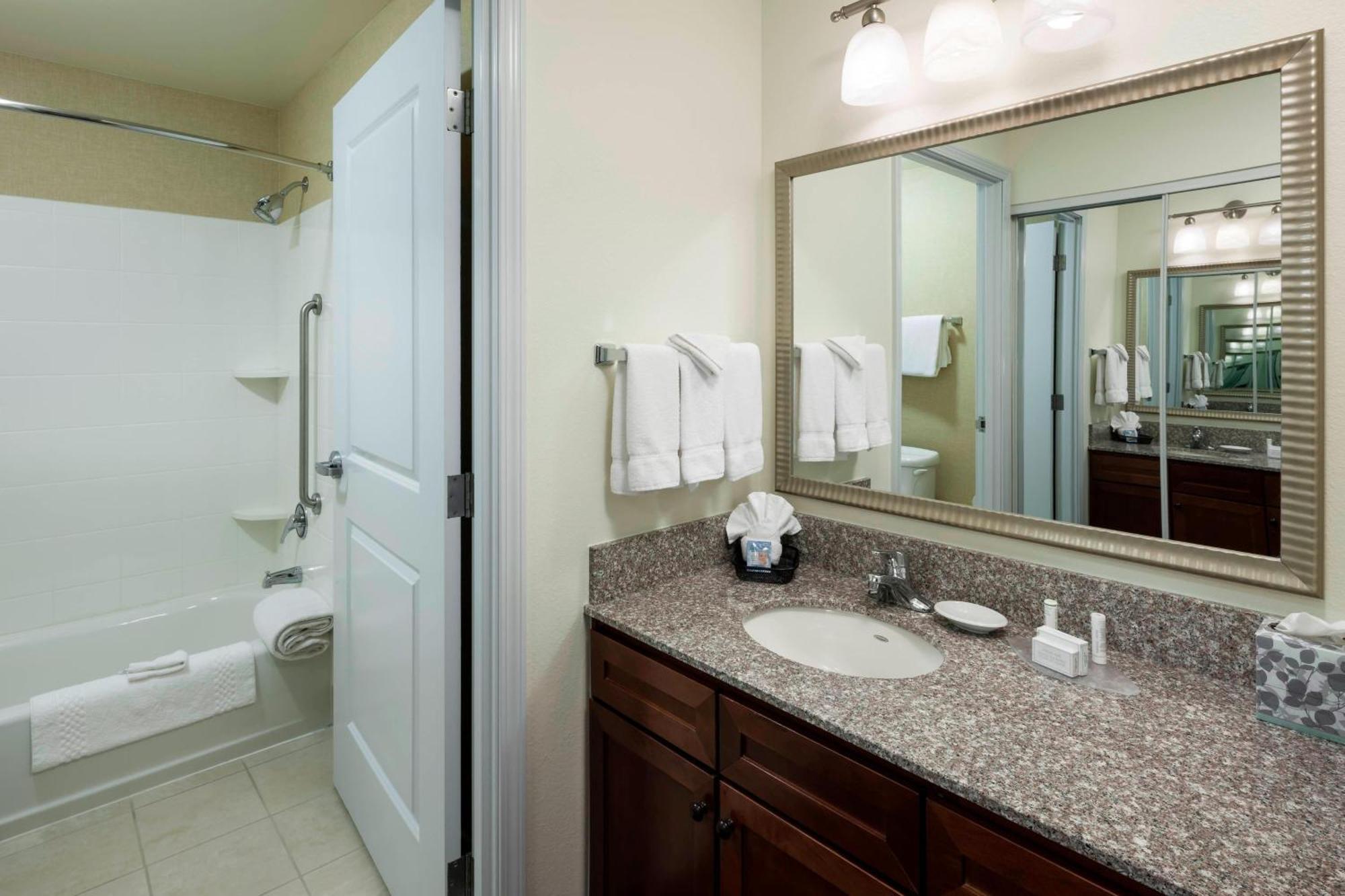 Residence Inn Houston West Energy Corridor Ngoại thất bức ảnh